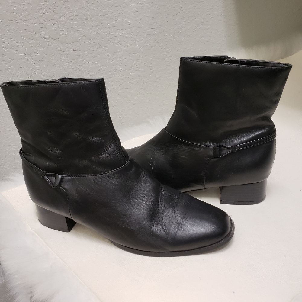 Silhouettes Black Leather Uppers Ankle Boot Sz 9.5